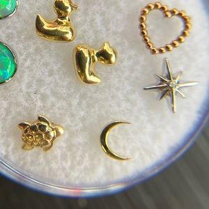 Turtle (100), moon(70), sparklier motion (150)and heart (120) 440 total